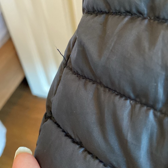 Zara puffer vest small- medium - Picture 4 of 4